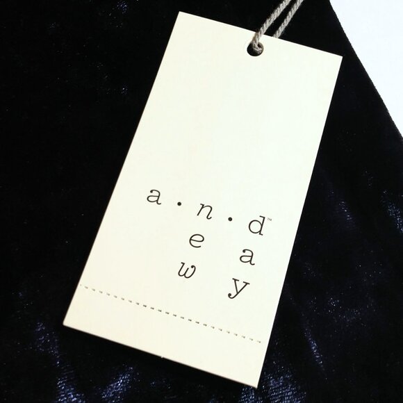 NWT A New Day Women's Blue Velvet Round Neck Short Sleeve T-Shirt XL X-Large - Picture 6 of 7